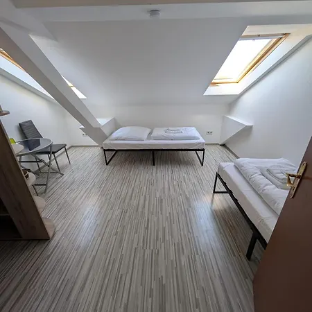 Homestay Mainrooms *